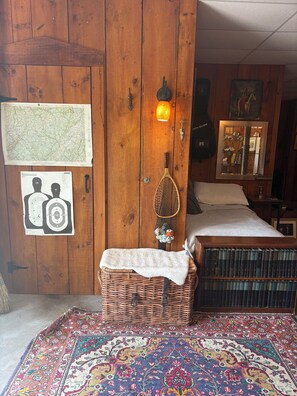 Iron/ironing board, WiFi, bed sheets - Callicoon Cabin - Freedom in Acres of Farmland (Callicoon)