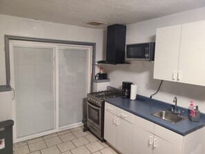 Private kitchen - 2 BR POCONO GETAWAY APT W/ POOL , FIRE PIT AND MORE (East Stroudsburg)