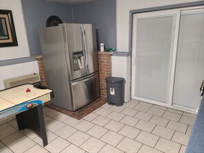 Interior - 2 BR POCONO GETAWAY APT W/ POOL , FIRE PIT AND MORE (East Stroudsburg)