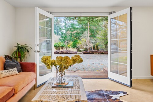 Vineyard View Home + Complimentary Wine Tasting