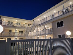 Exterior - NORTH WILDWOOD - 1 BR - 1 Block to BEACH - Heated POOL (Wildwood)
