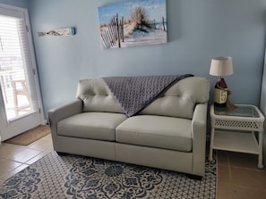 Smart TV, DVD player - NORTH WILDWOOD - 1 BR - 1 Block to BEACH - Heated POOL (Wildwood)