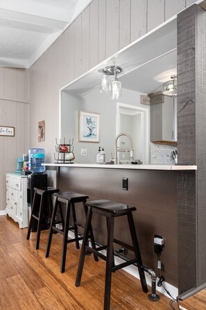 Interior - *Hot Tub*Dock*Waterfront*Family Getaway* Updated Houghton Lake Home (Houghton Lake)