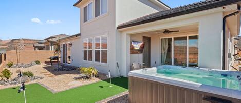 Bañera de hidromasaje al aire libre