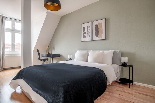 2 habitaciones, tabla de planchar con plancha, wifi y ropa de cama 