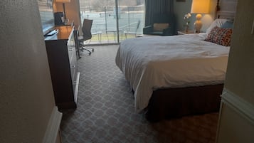 1 bedroom, desk, free WiFi, bed sheets