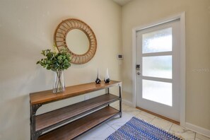 Interior - 8973CCD: Beautifully Decorated 4 Bedroom Townhome in ChampionsGate! (Davenport)