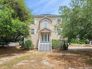 Exterior - Vitamin Sea - Recently updated 4 BR oceanside home w/Private Pool and Hot Tub (Duck)