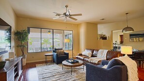 TV, fireplace, ping pong, books - Heated Pool/Spa and Basement Gameroom! (Chandler)