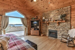 4 bedrooms, free WiFi, bed sheets