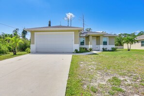 Exterior - Family-Friendly Home: 8 Mi to Warm Mineral Springs (North Port)