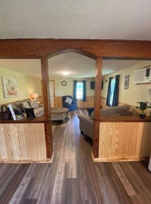 TV - Cozy home in the heart of Choctaw Territory (Talihina)