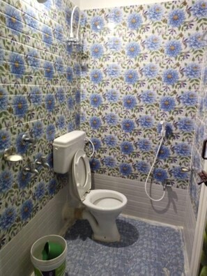 Shower, rainfall showerhead, free toiletries, bathrobes - Goroomgo Ray Home Stay Puri  (Puri)
