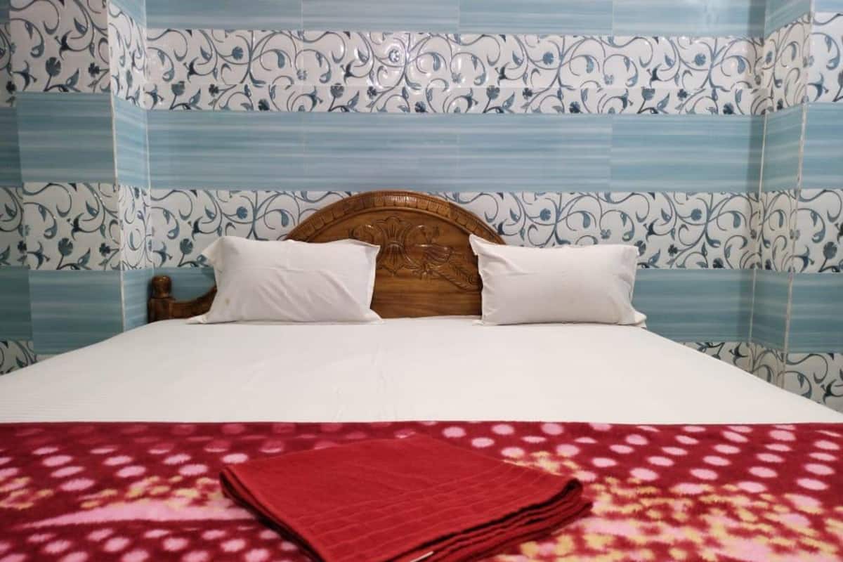 Egyptian cotton sheets, premium bedding, down comforters