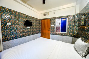 Egyptian cotton sheets, premium bedding, down comforters - Goroomgo Ray Home Stay Puri (Puri)