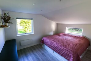 3 bedrooms, WiFi, bed sheets - The comfort of this cottage merges with nature (Holbaek)