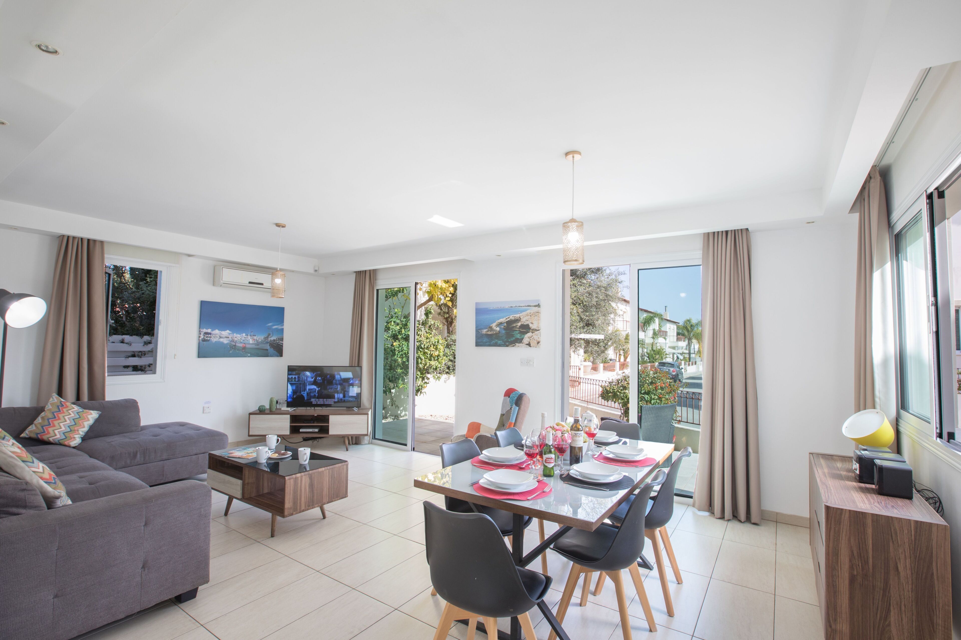 Villa, 3 Bedrooms, Private Pool, Garden View | Living area