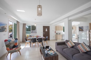 Villa, 3 chambres, piscine privée, vue sur le jardin | Aire de séjour