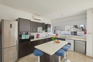 Villa, 3 habitaciones, alberca privada, vista al jardín | Cocina privada
