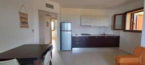 Apartment, 2 Bedrooms | Private kitchen