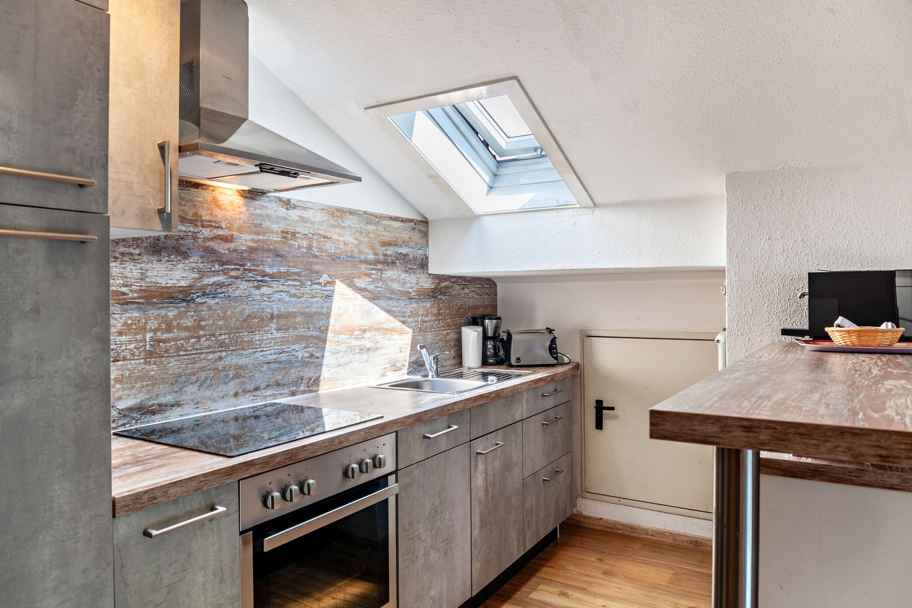 Kühlschrank, Ofen, Herdplatte, Geschirrspüler