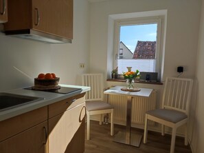 Dining - Apartment "Metter" with Great Amenities in the Heart of Bietigheim’s Old Town (Bietigheim-Bissingen)