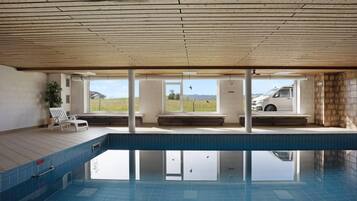 Inomhuspool och uppvärmd pool