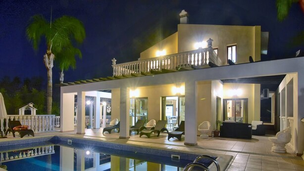 Pool - Fabulous Villa In Coral Bay Near Beach, Amenities (Peyia)