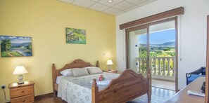 5 habitaciones, tabla de planchar con plancha, internet y ropa de cama 