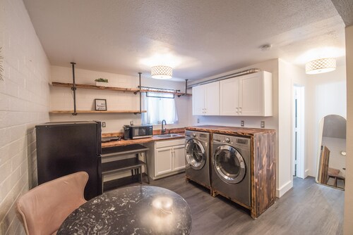 NEW★ Midtown Studio ★ Near Biltmore & Airport ★