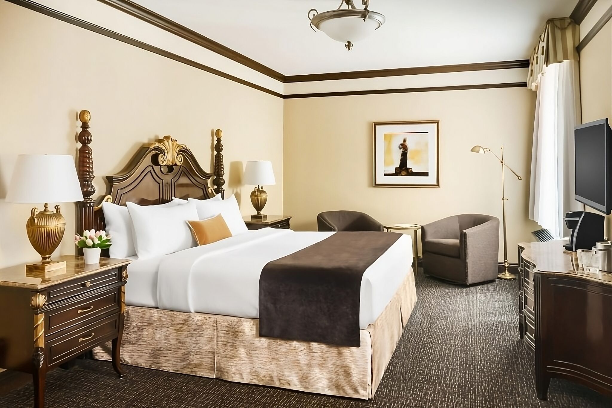 Deluxe Suite at The Lucerne Hotel, Near American Museum of Natural History!