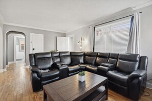 Interior - North Fairview- 4 King Beds (Lansing)