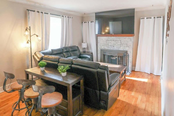 Living room equipped with 75" Smart TV
