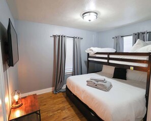 4 Schlafzimmer, Schreibtisch, WLAN, Bettwäsche