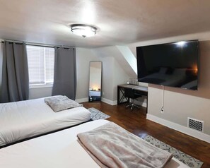 4 bedrooms, desk, WiFi, bed sheets - Fairview I 5 Beds I 2 Kitchens (Lansing)