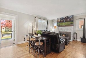 Interior - North Fairview- 4 King Beds (Lansing)