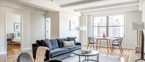 Fernseher, Stereoanlage