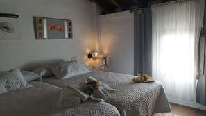 4 soveværelser, strygejern/strygebræt, internetforbindelse, sengetøj