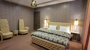 Room | Free WiFi