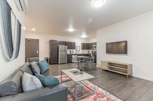 Modern Apartment With Upgraded Amenities Near CSU
