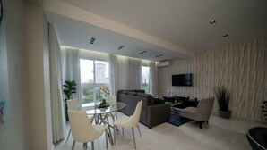 Apartment, 1 Bedroom, Accessible, Smoking | Dining room - Goistay Downtown 1br Cozy Stylish Sleeps4,wifi,gym Jacuzzi D7 (Santo Domingo)