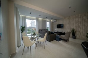 Apartment, 1 Bedroom, Accessible, Smoking | Dining room - Goistay Downtown 1br Cozy Stylish Sleeps4,wifi,gym Jacuzzi D7 (Santo Domingo)