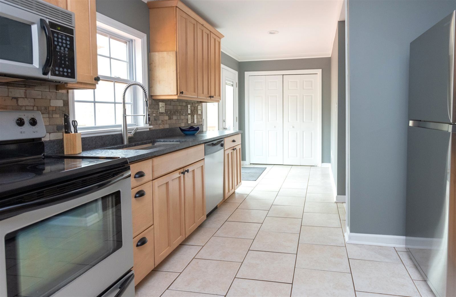 House (Delta, 21) | Exterior