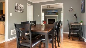 House (Delta, 21) | Exterior