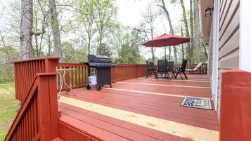 House (Delta, 21) | Exterior