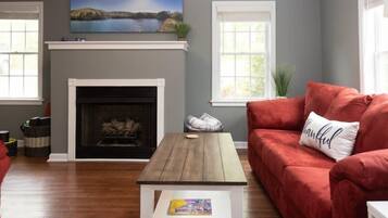 House (Delta, 21) | Exterior