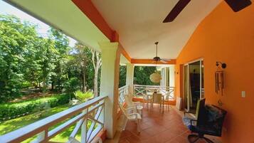 Departamento, 2 habitaciones, con acceso para personas discapacitadas, para fumadores | Balcón