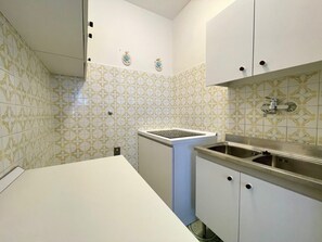 Apartment, 1 Bedroom, Balcony | Interior