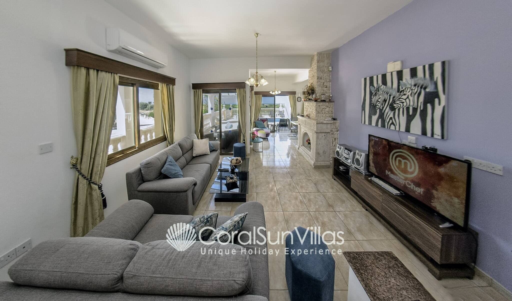Villa, 5 habitaciones, para fumadores, alberca privada | Área de sala de estar