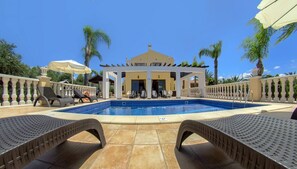 Villa, 5 slaapkamers, roken, privézwembad | Zwembad | Een buitenzwembad